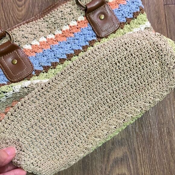 Vintage crochet knit shoulder purse. Earthy colors stripe design hobo retro - Picture 2 of 9